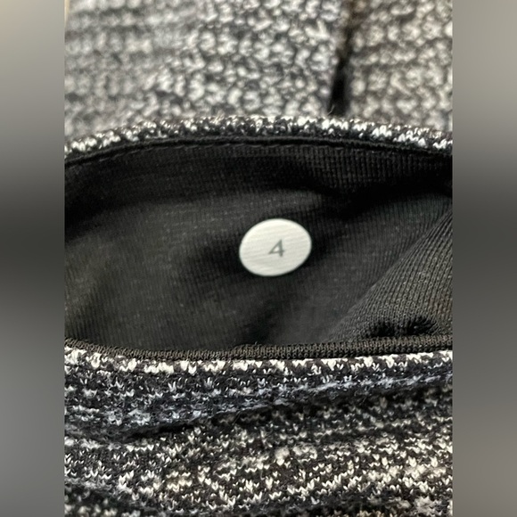 Lululemon Wunder Under Black Gray Herringbone Textured Leggings Sz 4 - Picture 5 of 9